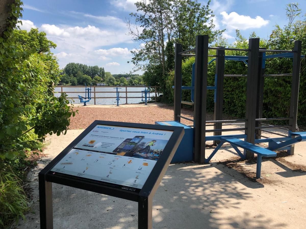 Aux Portes Des Lacs Ardres Exterior foto